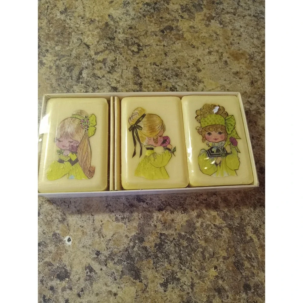 Vintage Georgi Hand Decorated Soaps Set 3 Bar Soap Gems Inc Bellevue WA Retro